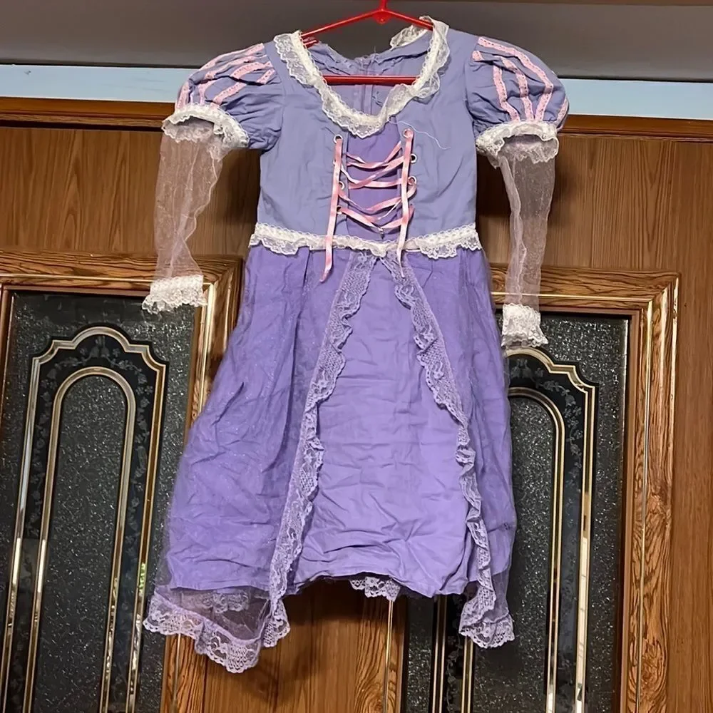 6 Little Girl Dress up Outfits